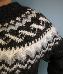 Traditional Pullover Black